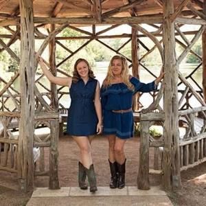 Meet your Posher, Debbye